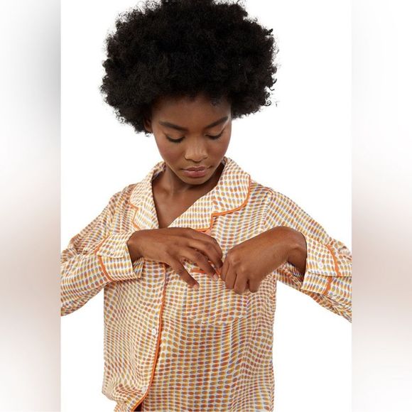 REVOLVE PLUSH SILKY OP ART LONG SLEEVE + SHORTS PJ SET WITH EYE MASK - Picture 2 of 5